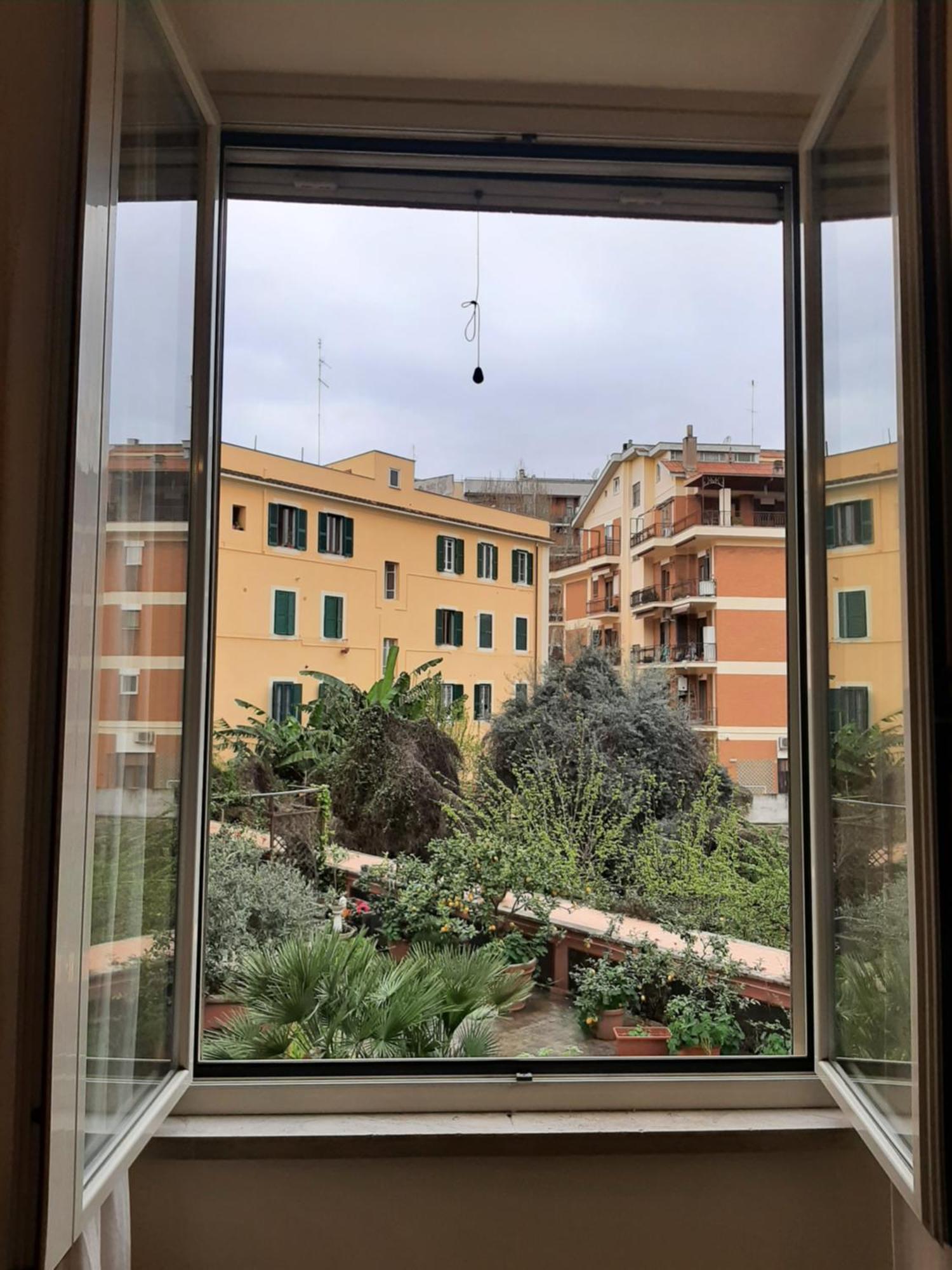 Decumio26 * Roma